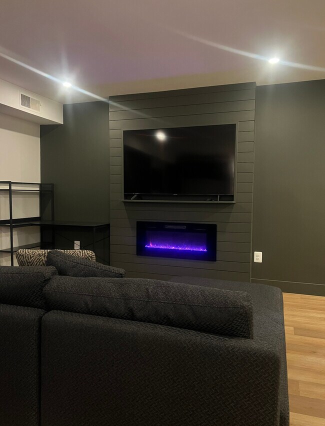 Foto del edificio - 6139 Edsall Rd