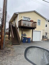 Building Photo - 7 Bank St