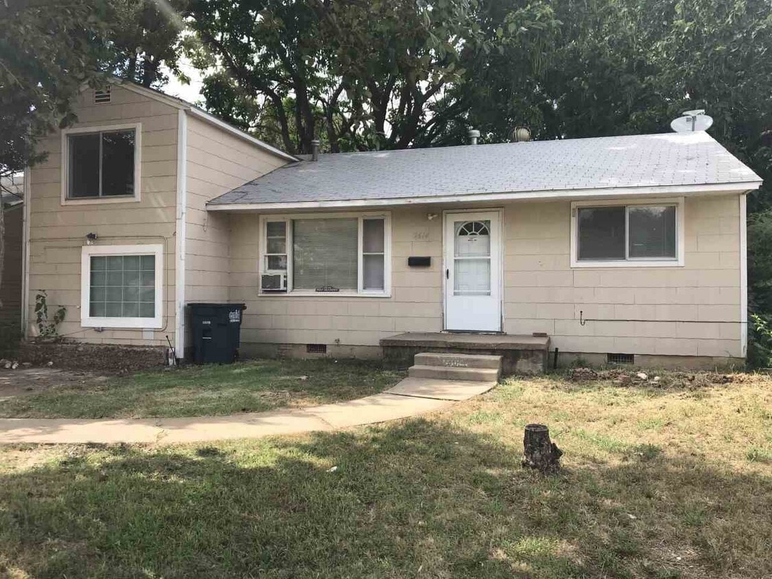 Primary Photo - 2614 W Oklahoma Ave
