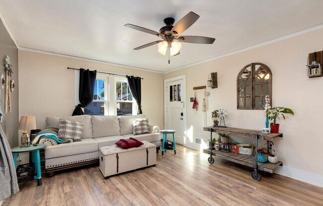 Foto del edificio - 3317 McComb Ave
