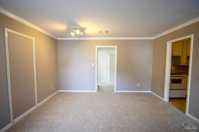 Building Photo - 109 Shirley Dr