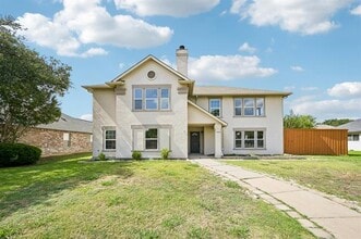 Building Photo - 12000 Melrose Ln