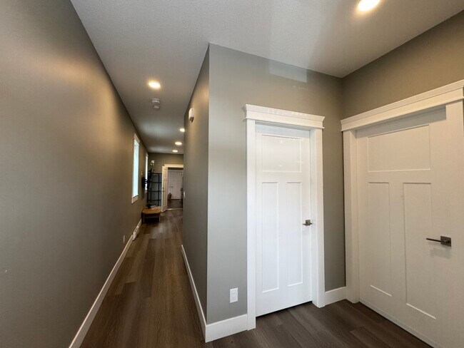 Photo du bâtiment - 641 Lambert Ave