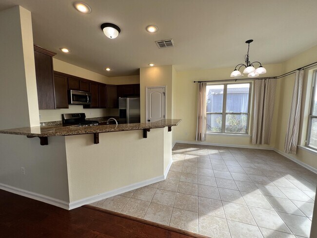 Building Photo - 13896 Ponderosa Dr