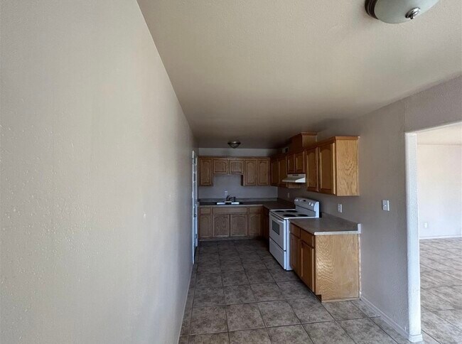 Building Photo - 1330 La Madera Dr