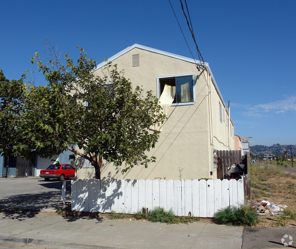 Building Photo - 8 S. 16th St.