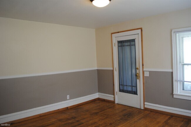 Building Photo - 1 br, 1 bath Duplex - 502 Locust St