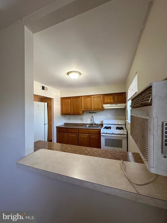 Foto principal - 7913 Dungan Rd