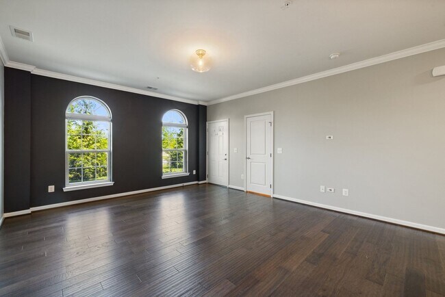 Foto del edificio - Welcome home to the sought after community...