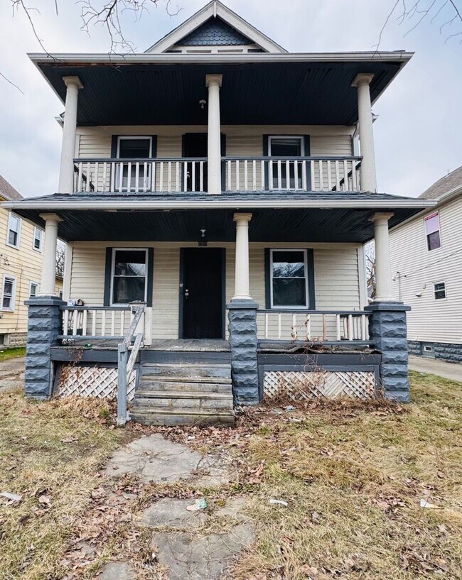 Building Photo - 2816 E 125th St