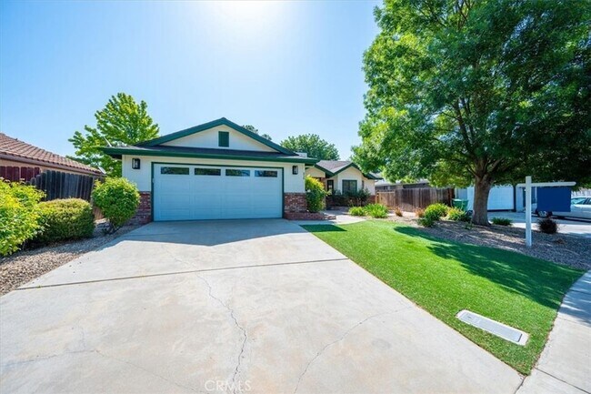Building Photo - 836 Casals Dr