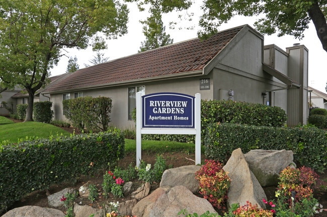 Foto principal - Riverview Gardens Apartments