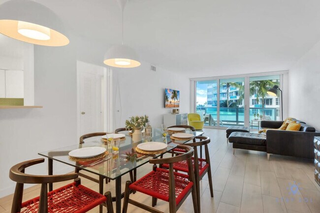 Foto del edificio - 5151 Collins Ave
