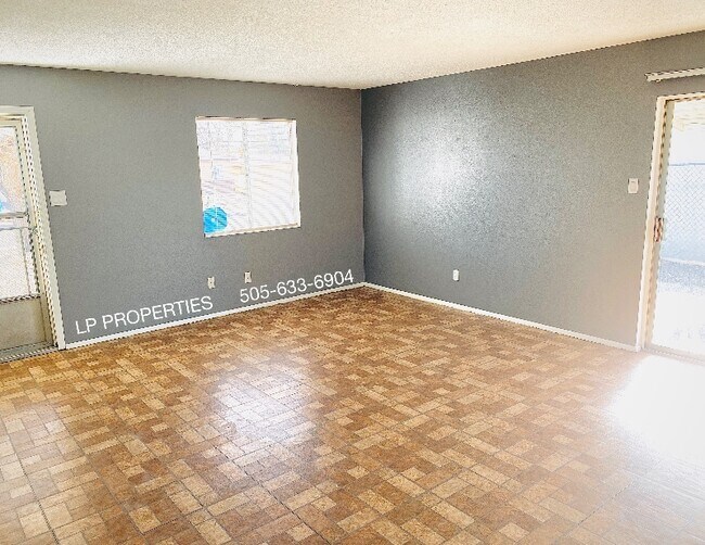 Building Photo - 12113 Oriente Ave NE