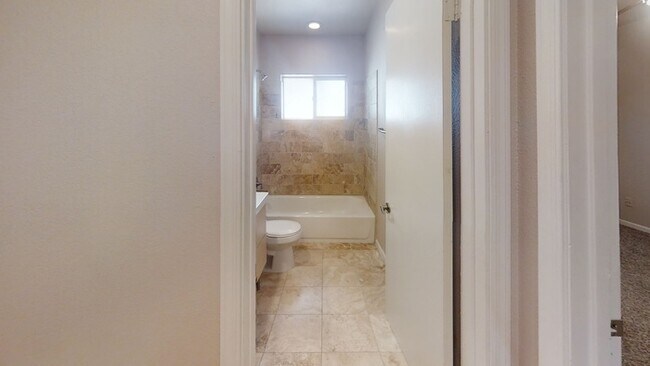 Foto del edificio - 8308 E Highland Ave