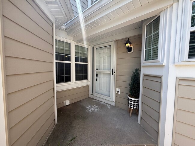 Building Photo - 230 Woodstone Cir