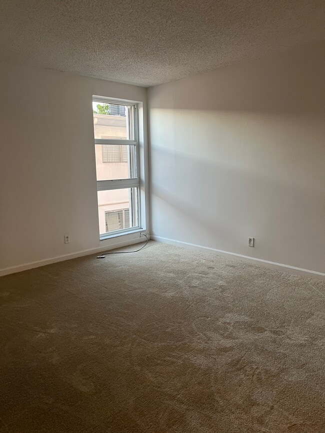 Foto del edificio - 2420 Diana Dr