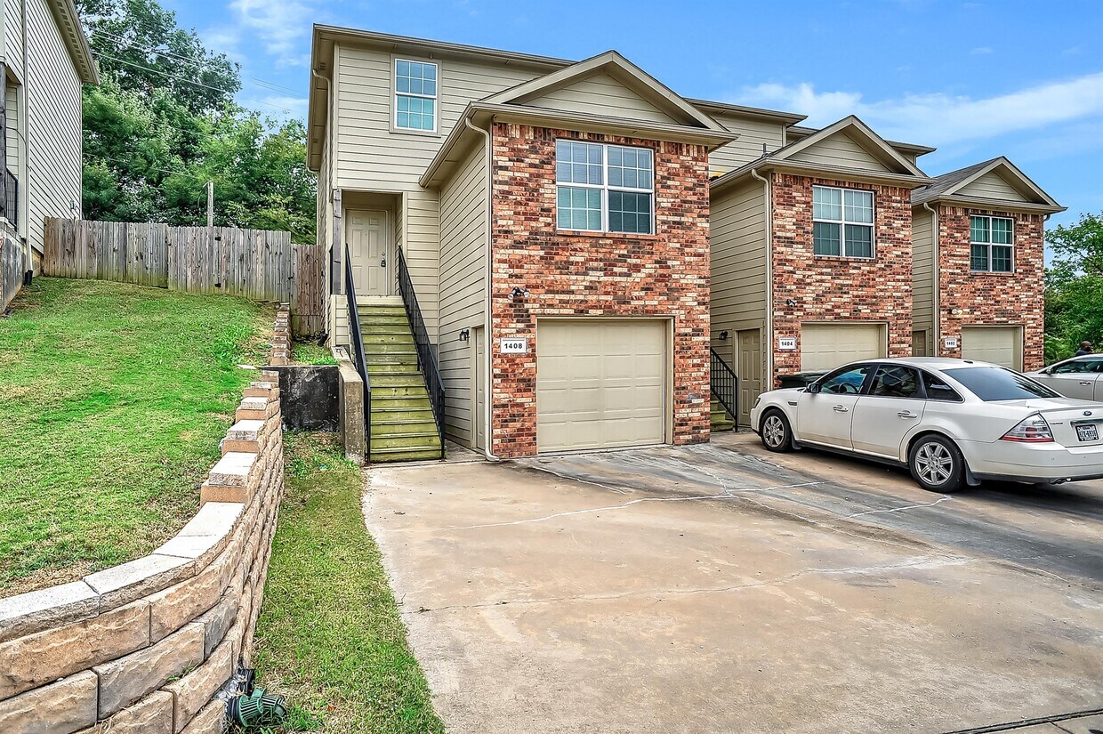1408 Park Pl, Sherman, TX 75092 Townhome Rentals in Sherman TX