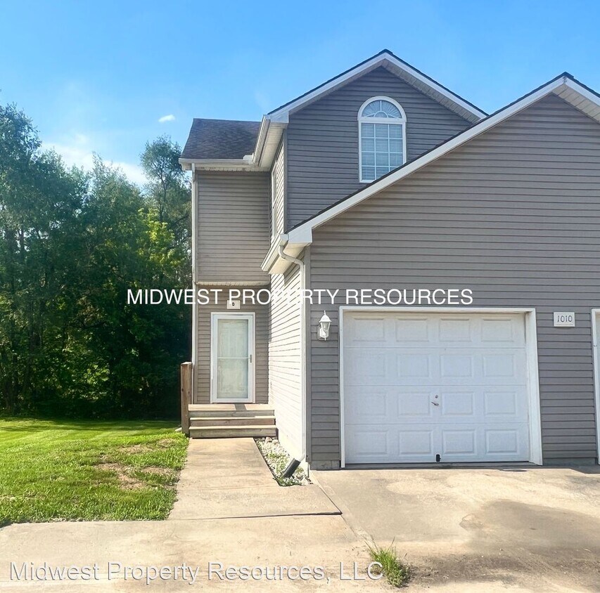 Primary Photo - 3 br, 2.5 bath House - 1010 Renee Lynde #D