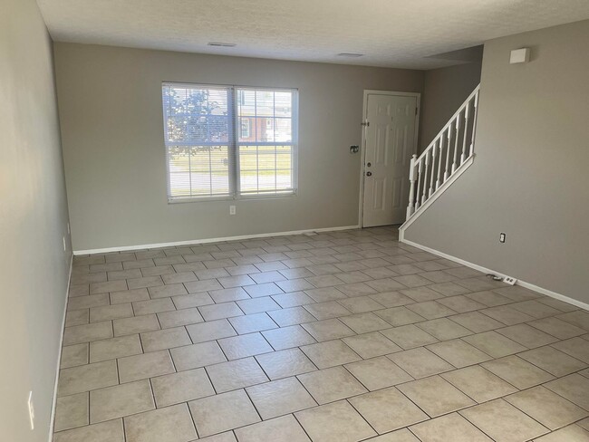 Building Photo - 255 Autumn Way