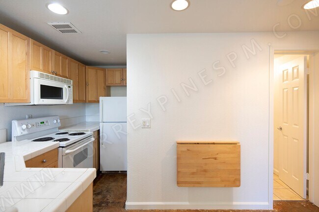 Foto del edificio - 1BR in Pacific Beach with Unique Concrete ...