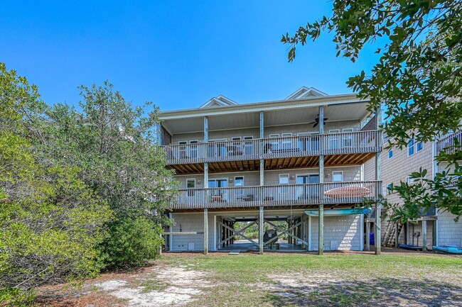 Building Photo - Sandy Bottoms Beach Club