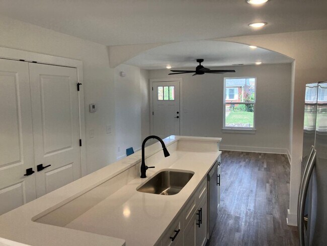 Building Photo - 1 month free rent with Dec Move-In! Brand ...