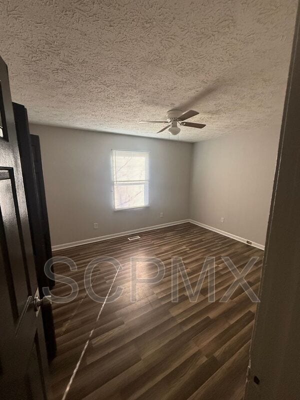 Building Photo - 5914 Amberly Ln