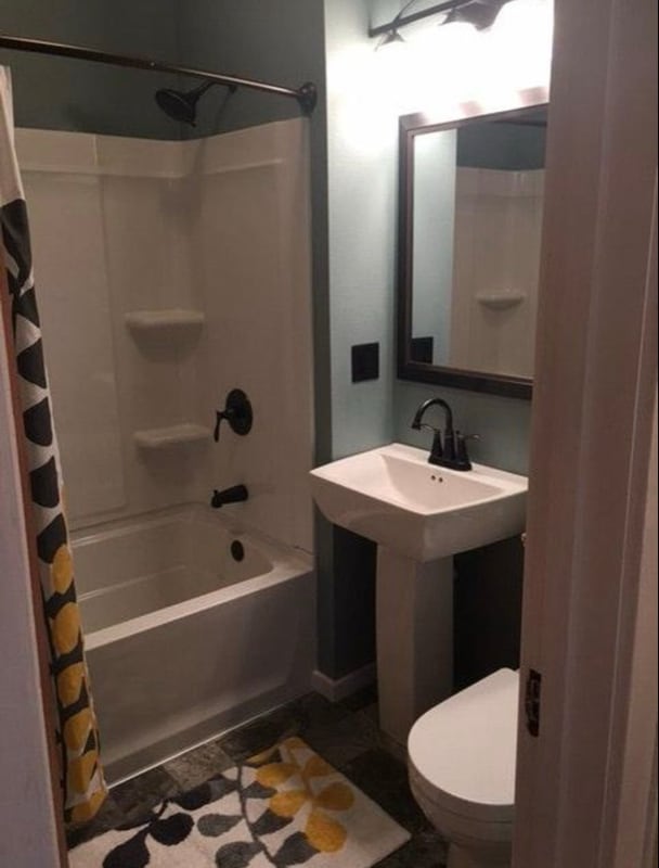 Building Photo - 700 S Linn St