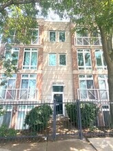 Building Photo - 2135 N Southport Ave