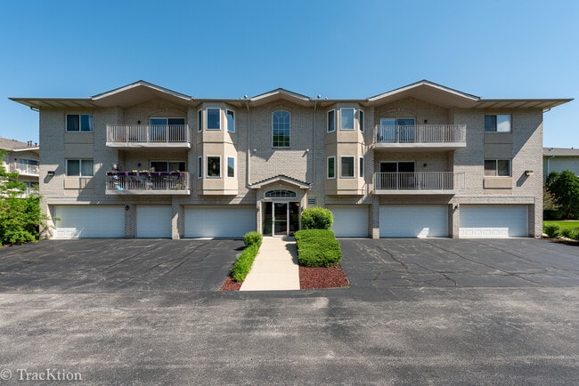 Building Photo - 927 Elderberry Cir