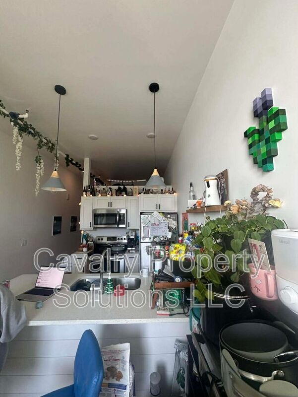 Building Photo - 1831 W Michigan St