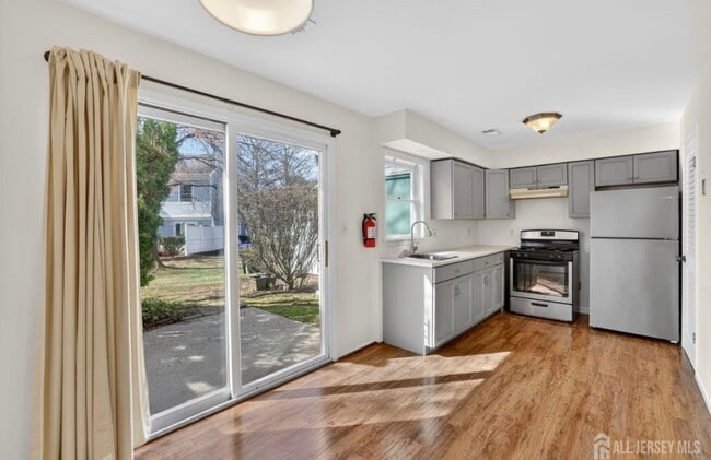 Building Photo - 35 Dallenbach Ln