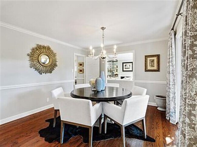Foto del edificio - Remodeled interiors 3 Bed 2 Bath in Hillsb...