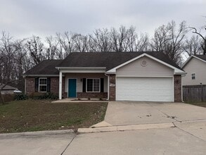 Building Photo - 15984 Tracker Ln