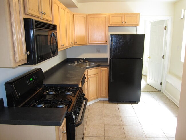 Building Photo - 1016 Bingham St