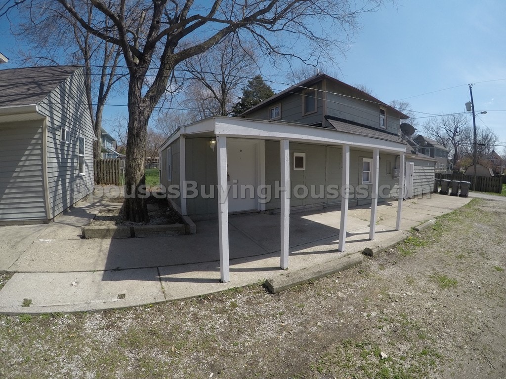 Primary Photo - 1529 E Michigan St