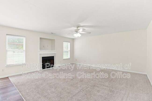 Foto del edificio - 1223 Ben Livingston Rd
