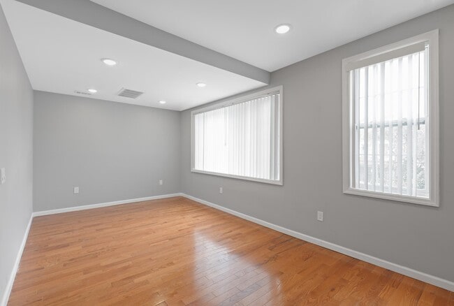 Building Photo - 164 Avenue B