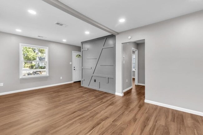 Foto del edificio - 2717 Burns Ave