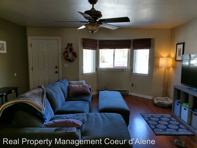 Foto del edificio - 3 br, 1 bath House - 390 E Iowa Ave.