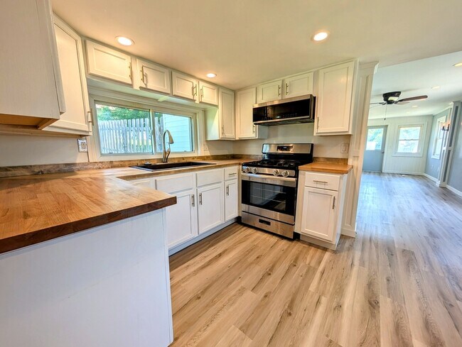 Foto del edificio - 905 E 8th St S