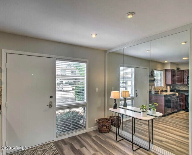 Foto del edificio - 4630 N 68th St