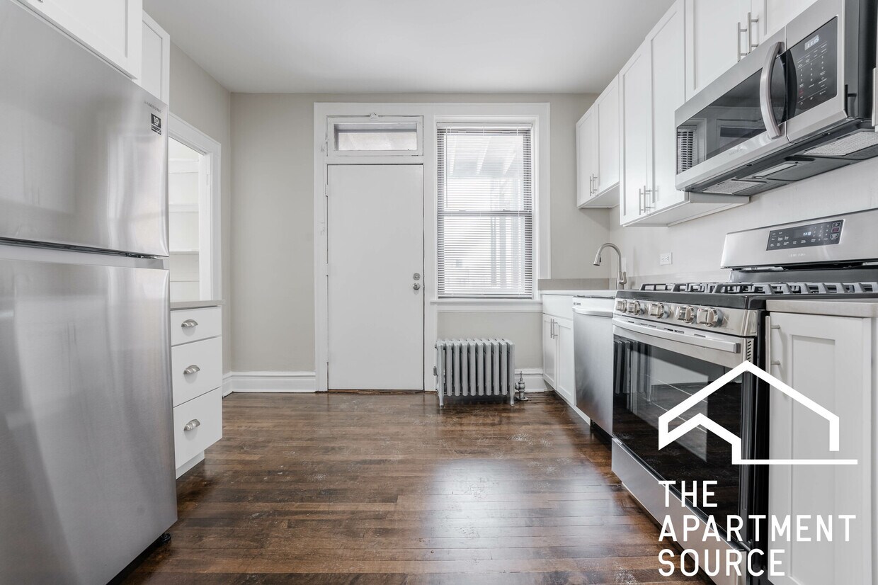 Foto principal - 3817 N Drake Ave
