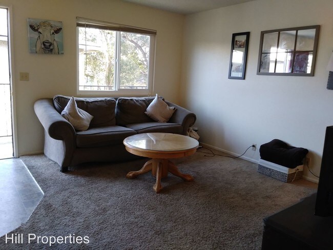 Building Photo - 2 br, 1 bath Room For Rent - 621 W 7th St