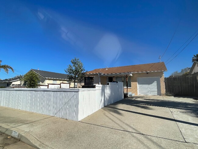 Building Photo - 1169 Trouville Ave