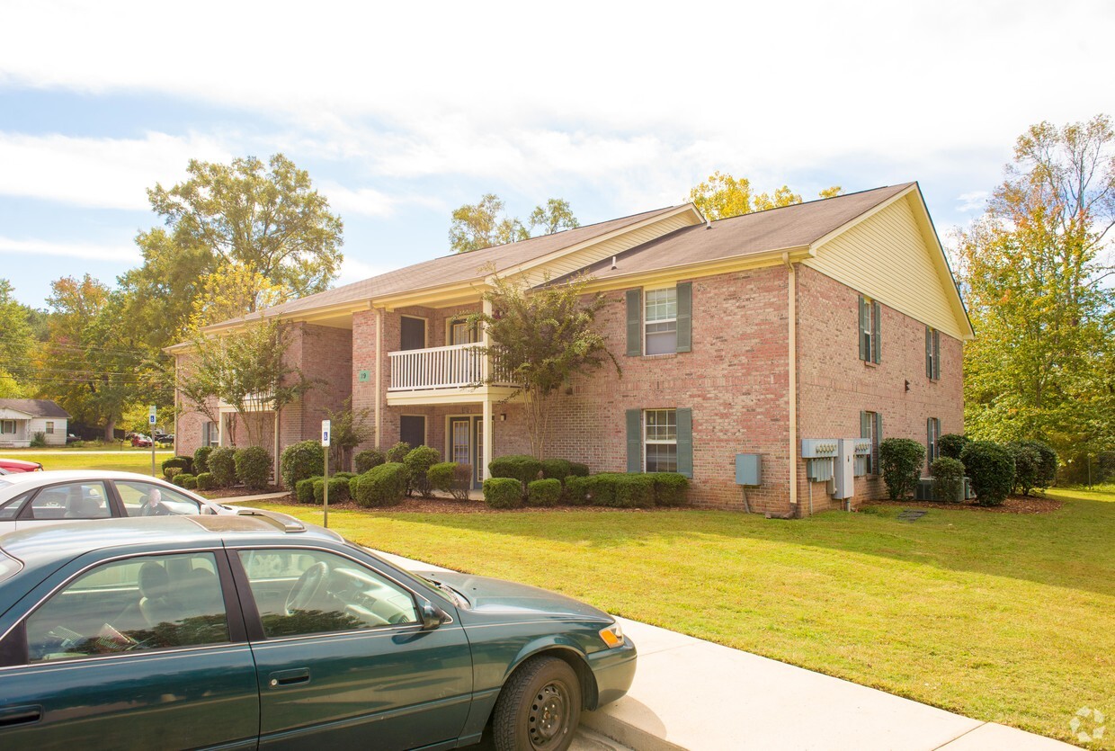 Building Photo - Oak Meadows Apartments