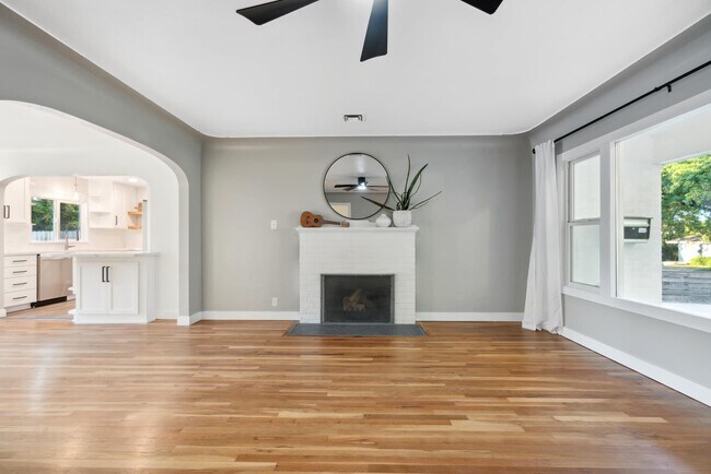 Building Photo - 1624 Verda St