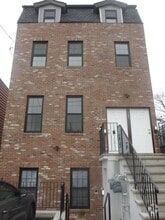 Building Photo - 585 Bramhall Ave