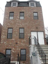 Building Photo - 585 Bramhall Ave